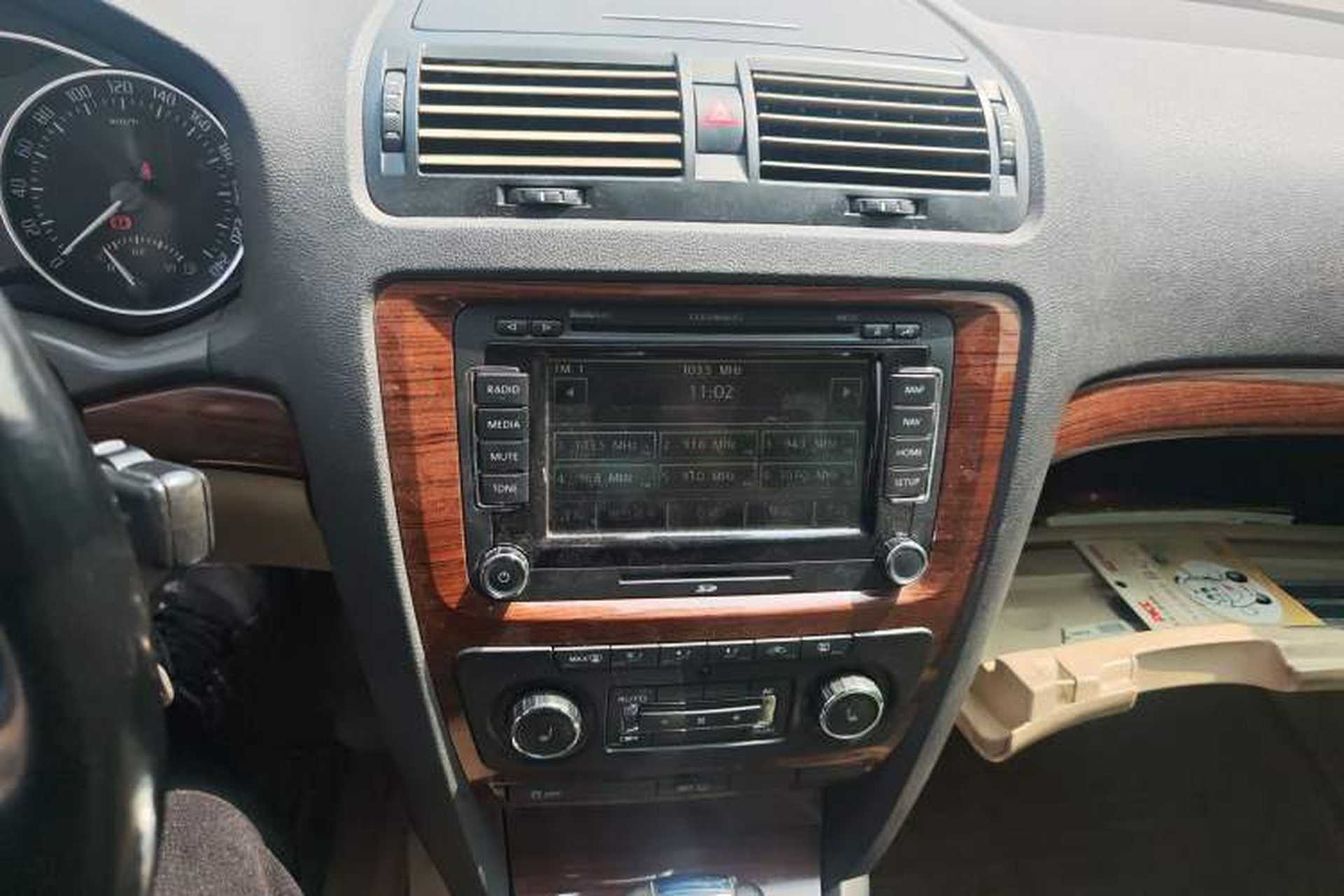 Used Skoda Octavia 2010 1.8TSI DSG Elegance Edition Audio And AC Panel