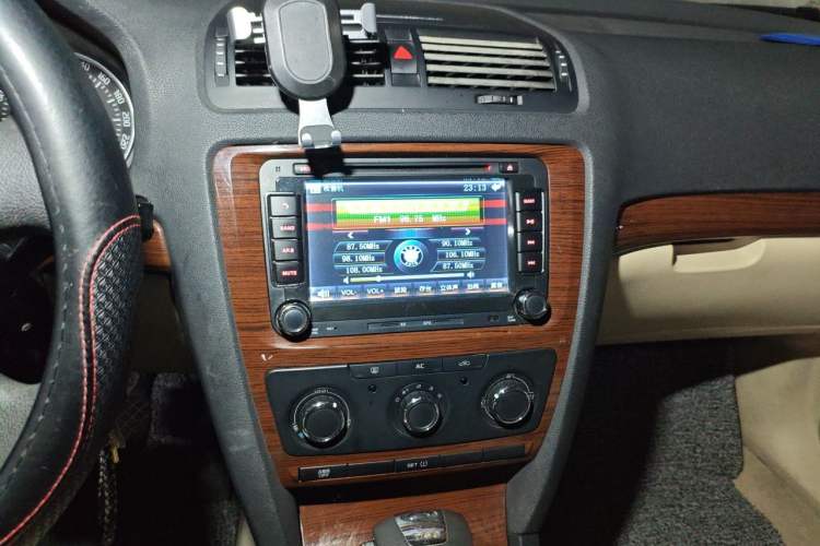 Used Skoda Octavia 2010 1.4TSI DSG Yijun Edition Audio And AC Panel