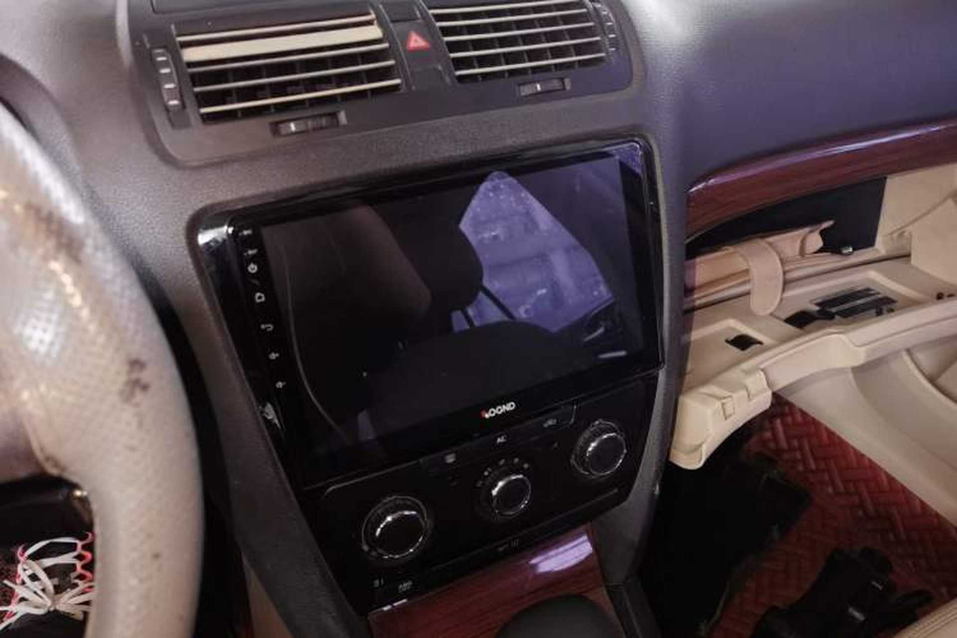 Used Skoda Octavia 2010 2.0L Automatic Yijun Edition Audio And AC Panel