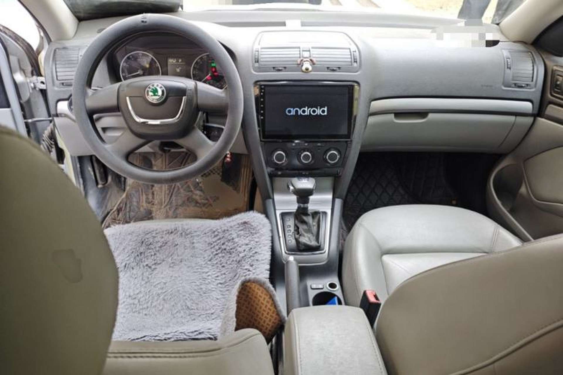 Used Skoda Octavia 2010 1.4TSI DSG Yijun Edition Center Console