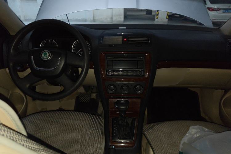 Used Skoda Octavia 2010 1.4TSI DSG Yijun Edition Center Console