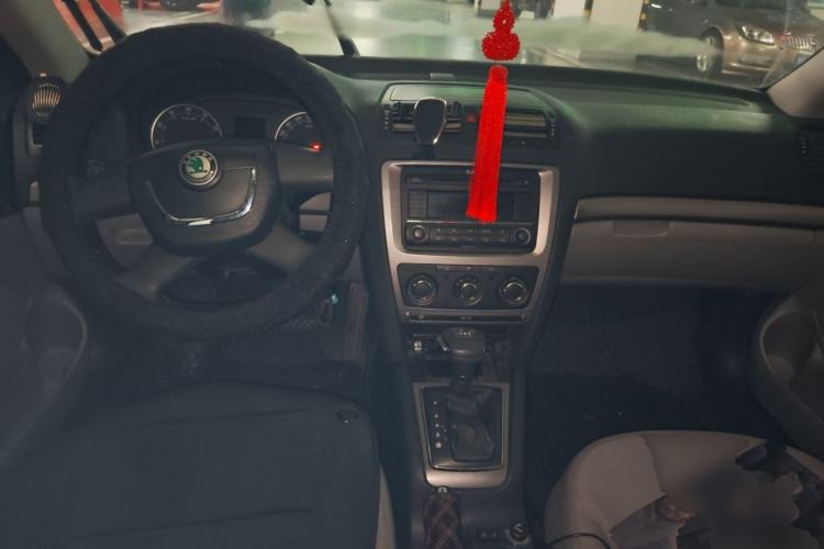 Used Skoda Octavia 2010 1.4TSI DSG Yijun Edition Center Console