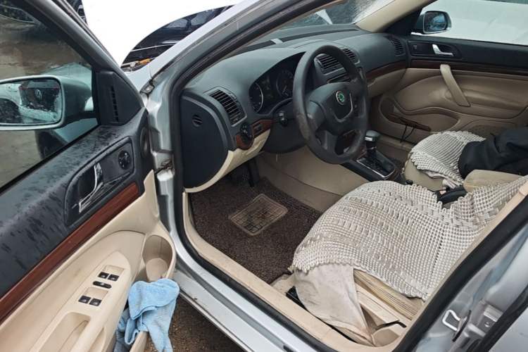 Used Skoda Octavia 2010 1.6L Automatic Yijun Edition Driver Seat
