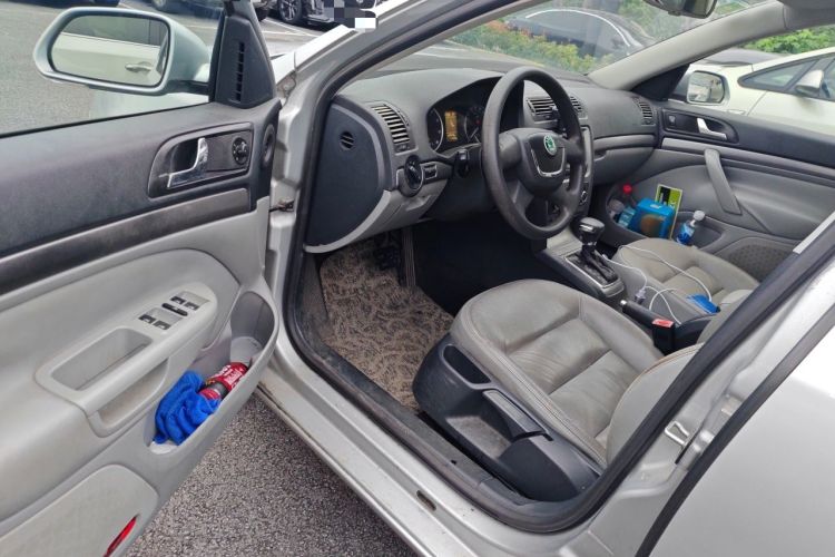 Used Skoda Octavia 2010 1.6L Automatic Yijun Edition Driver Seat
