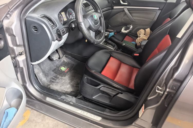 Used Skoda Octavia 2010 1.6L Automatic Eado Edition Driver Seat