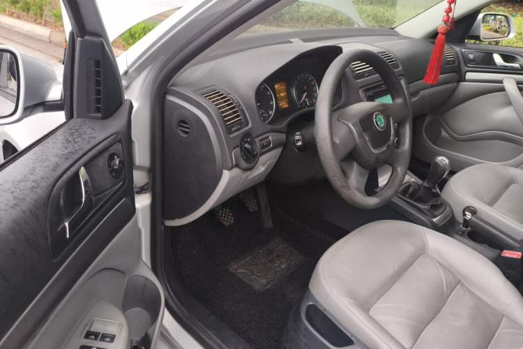 Used Skoda Octavia 2010 1.4 TSI Manual Yijun Edition Driver Seat