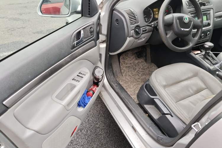 Used Skoda Octavia 2010 1.6L Automatic Yijun Edition Driver Seat