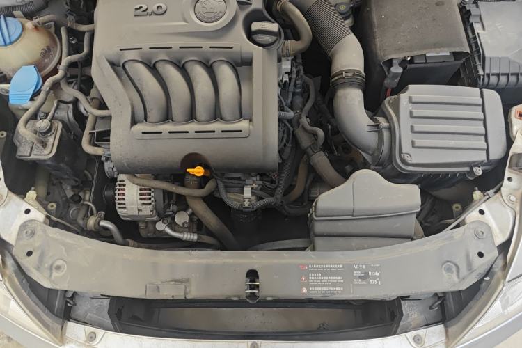 Used Skoda Octavia 2010 2.0L Manual Yijun Edition Engine Bay