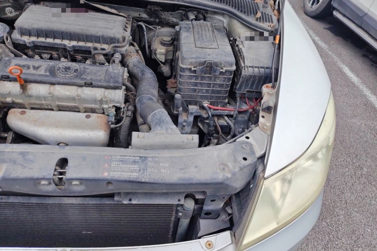 Used Skoda Octavia 2010 1.6L Automatic Yijun Edition Engine Bay Left