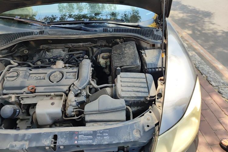 Used Skoda Octavia 2010 1.4 TSI Manual Yijun Edition Engine Bay Left