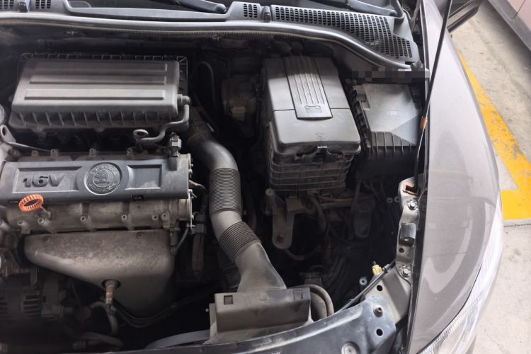Used Skoda Octavia 2010 1.6L Automatic Eado Edition Engine Bay Left