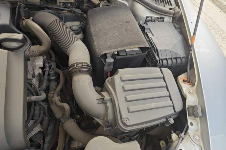 Used Skoda Octavia 2010 2.0L Manual Yijun Edition Engine Bay Left