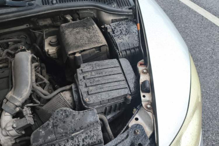 Used Skoda Octavia 2010 1.4 TSI Manual Yijun Edition Engine Bay Left