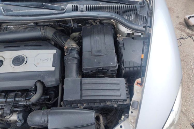Used Skoda Octavia 2010 2.0 TSI RS Engine Bay Left