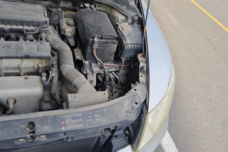Used Skoda Octavia 2010 1.6L Manual - Yijun Version Engine Bay Left