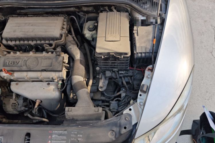 Used Skoda Octavia 2010 1.6L Automatic Yijun Edition Engine Bay Left