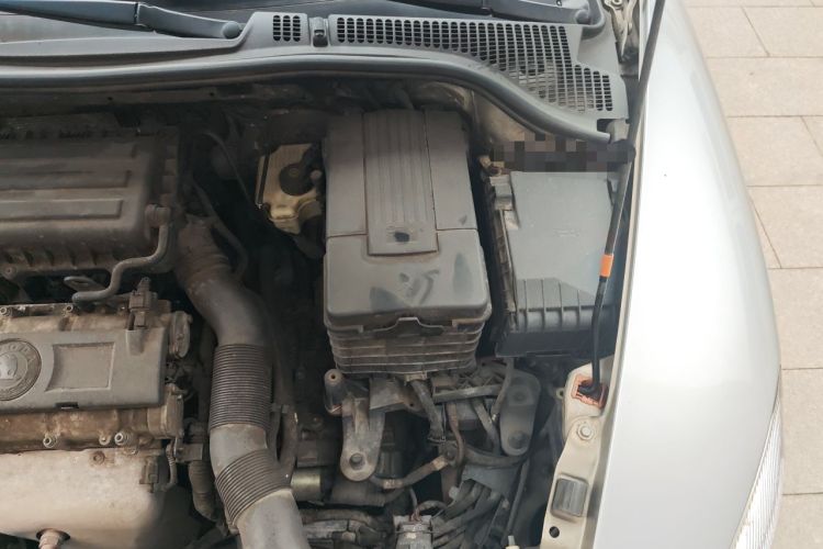 Used Skoda Octavia 2010 1.6L Automatic Yijun Edition Engine Bay Left