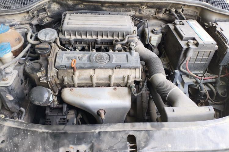 Used Skoda Octavia 2010 1.6L Manual - Yijun Version Engine Bay