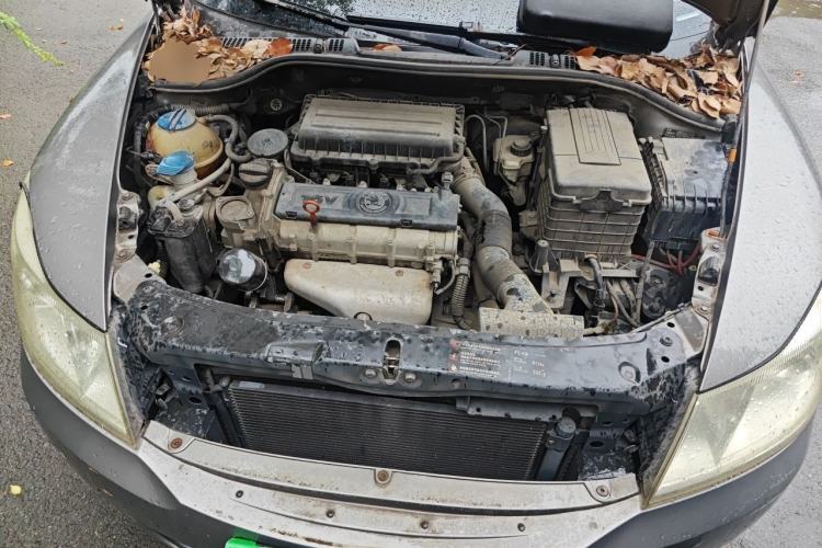 Used Skoda Octavia 2010 1.6L Automatic Yijun Edition Engine Bay