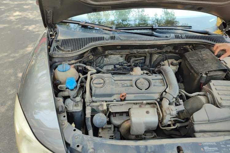 Used Skoda Octavia 2010 1.4 TSI Manual Yijun Edition Engine Bay Right