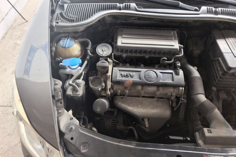 Used Skoda Octavia 2010 1.6L Automatic Eado Edition Engine Bay Right