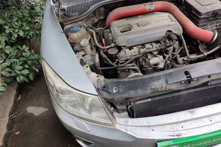 Used Skoda Octavia 2010 2.0 TSI RS Engine Bay Right
