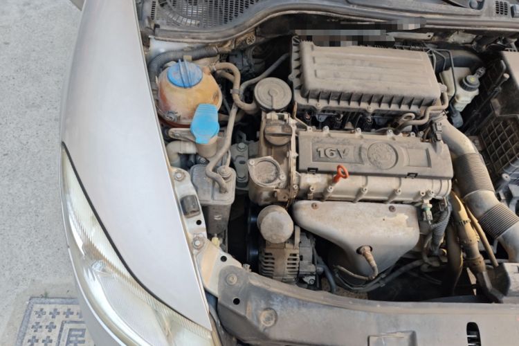 Used Skoda Octavia 2010 1.6L Automatic Yijun Edition Engine Bay Right