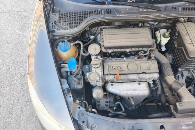 Used Skoda Octavia 2010 1.6L Automatic Eado Edition Engine Bay Right