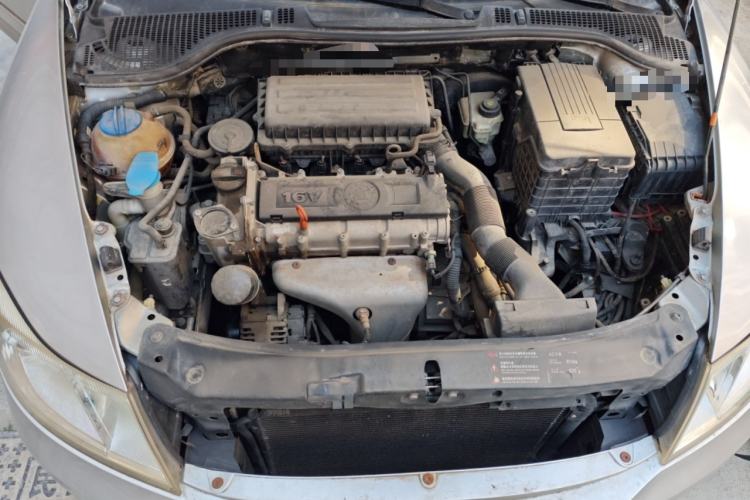 Used Skoda Octavia 2010 1.6L Automatic Yijun Edition Engine Bay