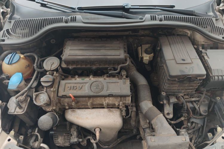 Used Skoda Octavia 2010 1.6L Automatic Yijun Edition Engine Bay