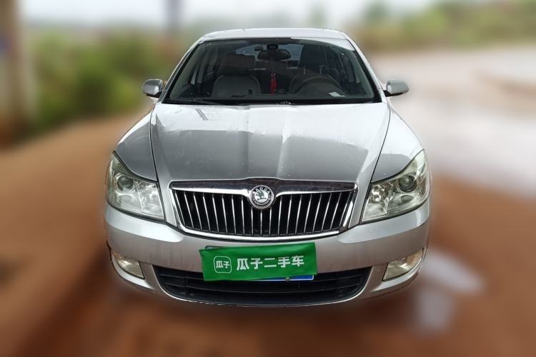 Used Skoda Octavia 2010 1.6L Manual Eado Edition Front