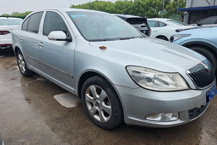 Used Skoda Octavia 2010 1.6L Automatic Yijun Edition Front Right 45 Deg
