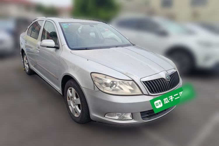 Used Skoda Octavia 2010 1.6L Automatic Yijun Edition Front Right 45 Deg