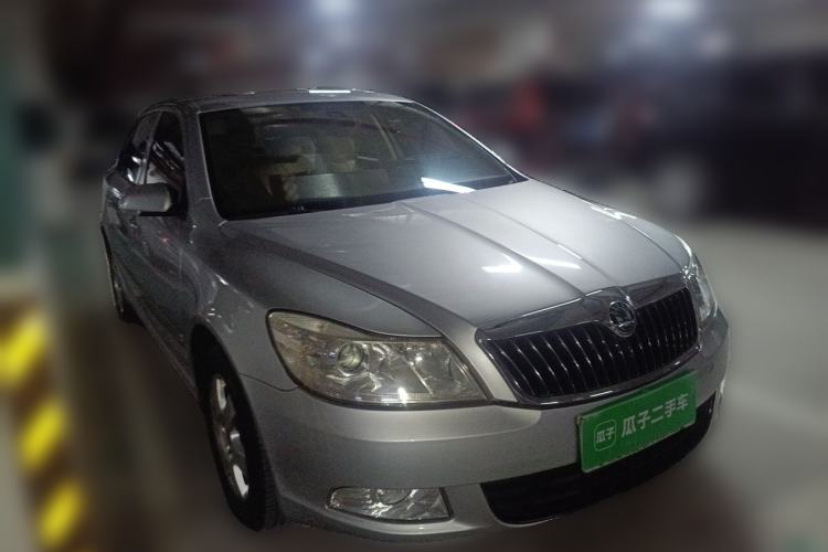Used Skoda Octavia 2010 1.6L Automatic Yijun Edition Front Right 45 Deg