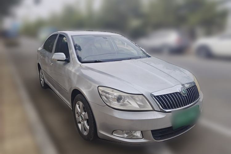 Used Skoda Octavia 2010 1.8TSI DSG Yijun Edition Front Right 45 Deg
