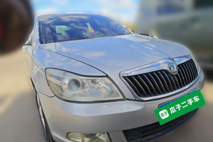 Used Skoda Octavia 2010 1.6L Manual - Yijun Version Front Right 45 Deg