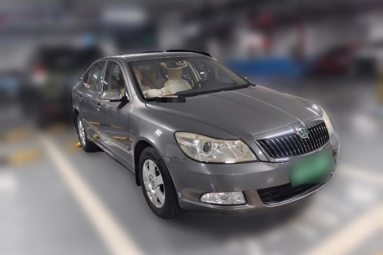Used Skoda Octavia 2010 1.6L Manual - Yijun Version Front Right 45 Deg