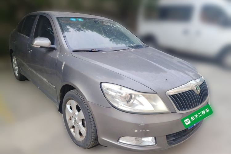 Used Skoda Octavia 2010 1.8TSI DSG Yijun Edition Front Right 45 Deg