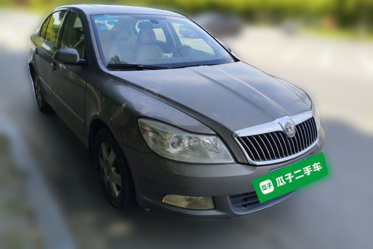 Used Skoda Octavia 2010 1.6L Manual - Yijun Version Front Right 45 Deg