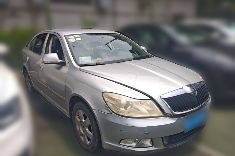 Used Skoda Octavia 2010 1.6L Automatic Eado Edition Front Right 45 Deg