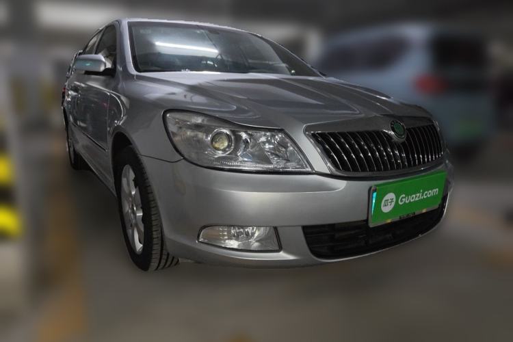 Used Skoda Octavia 2010 1.4TSI DSG Yijun Edition Front Right 45 Deg
