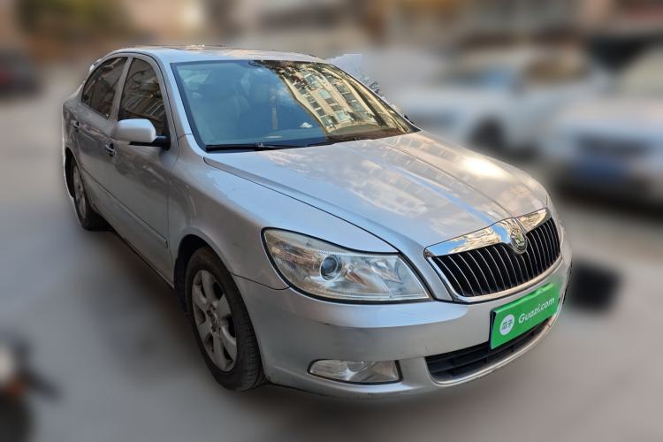 Used Skoda Octavia 2010 1.6L Automatic Yijun Edition Front Right 45 Deg