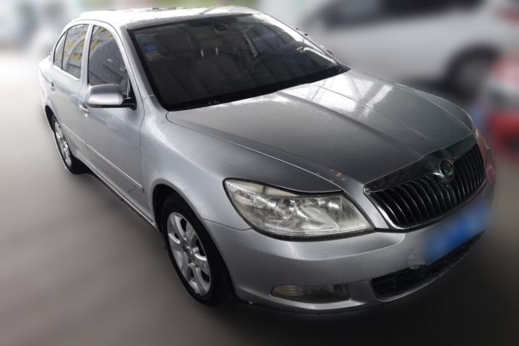 Used Skoda Octavia 2010 2.0L Automatic Yijun Edition Front Right 45 Deg