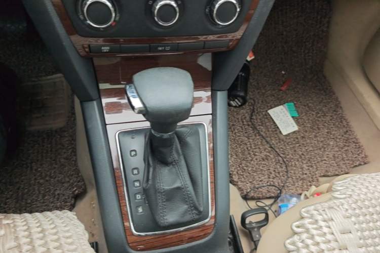 Used Skoda Octavia 2010 1.6L Automatic Yijun Edition Gear Lever