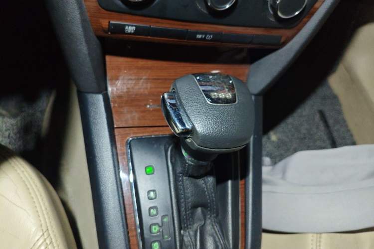 Used Skoda Octavia 2010 1.4TSI DSG Yijun Edition Gear Lever