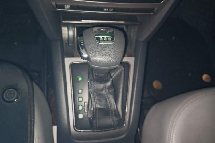 Used Skoda Octavia 2010 1.4TSI DSG Yijun Edition Gear Lever