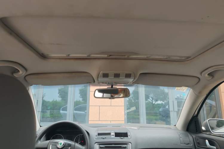 Used Skoda Octavia 2010 1.6L Automatic Yijun Edition Headliner