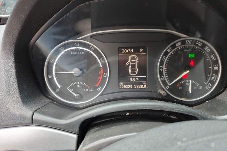 Used Skoda Octavia 2010 2.0 TSI RS Instrument Cluster