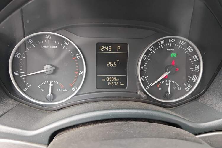 Used Skoda Octavia 2010 1.6L Automatic Yijun Edition Instrument Cluster