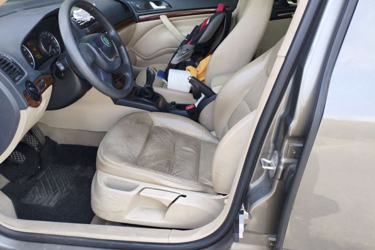 Used Skoda Octavia 2010 1.6L Manual - Yijun Version Left Front Seat